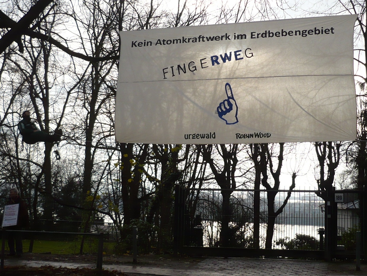 Hamburg, 05.12.2008 - Nikolaus-Rute für RWE-Chef wegen AKW Belene