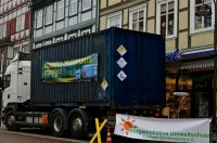 Möglicherweise per LKW werden die Transporte durchgeführt. Bild: Aktion der BI Lüchow-Dannenberg am 4.12. / Kina Becker