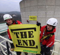 Greenpeace-Aktivisten auf dem AKW Beznau, Schweiz; Bild: Greenpeace / Christian Schmutz
