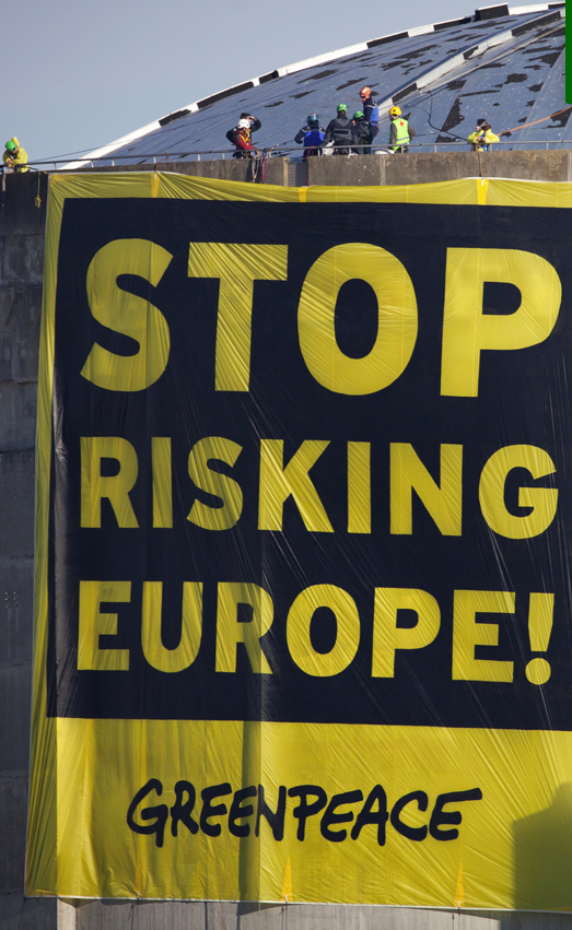 Greenpeace: Stop risking Europe!