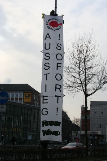Kletterprotest in Münster, 03.02.2012; Bild: robinwood.de